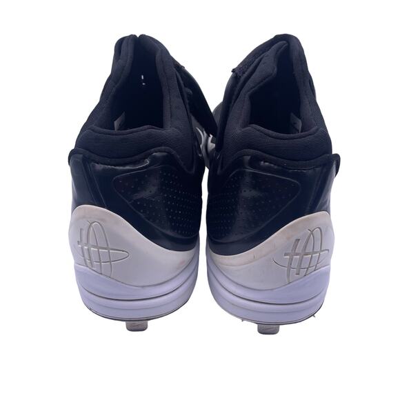 Athletic_Shoes